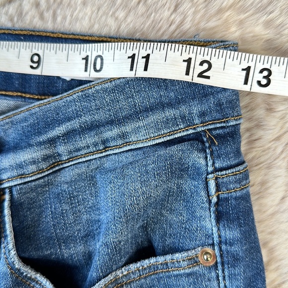 FRAME
Le Skinny De Jeanne Crop Petal Hem - Picture 6 of 16